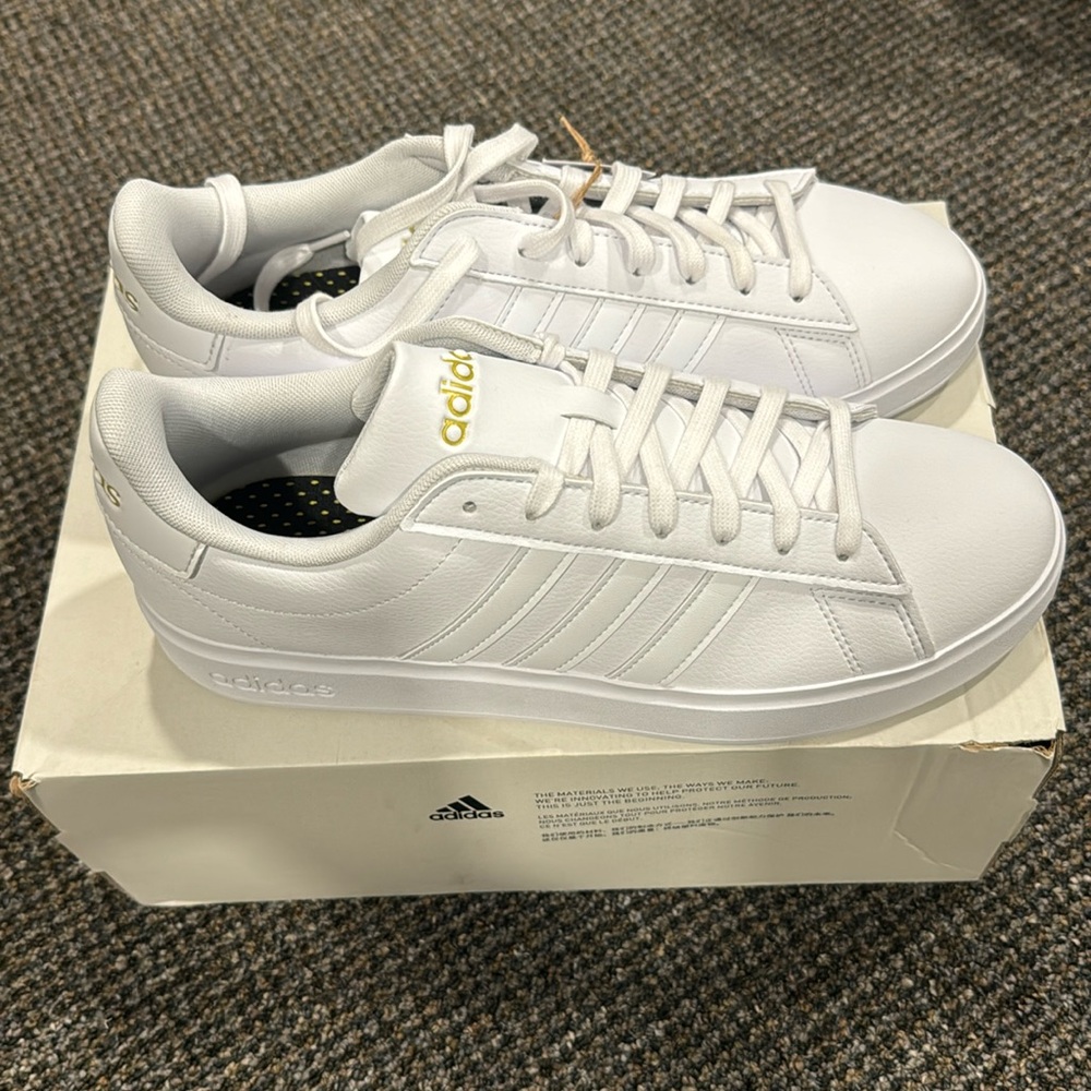 Women’s Adidas Grand Court 2.0 Size 10